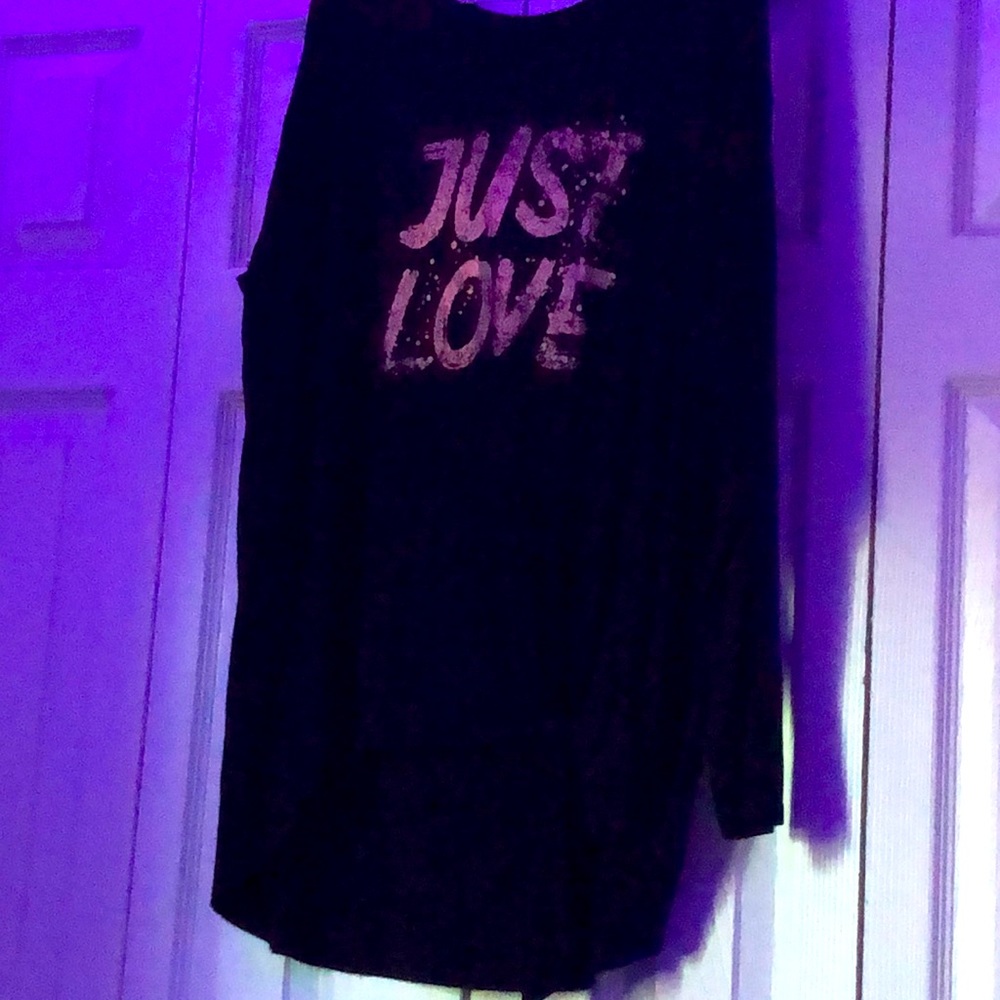 Black tee shirt